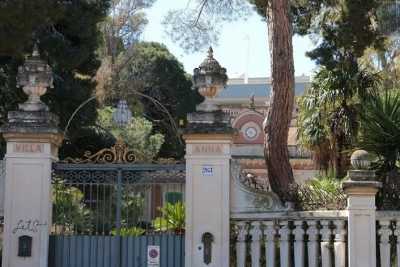 Bari, splendore e riti satanici: sono le antiche e invisibili ville di via Fanelli
